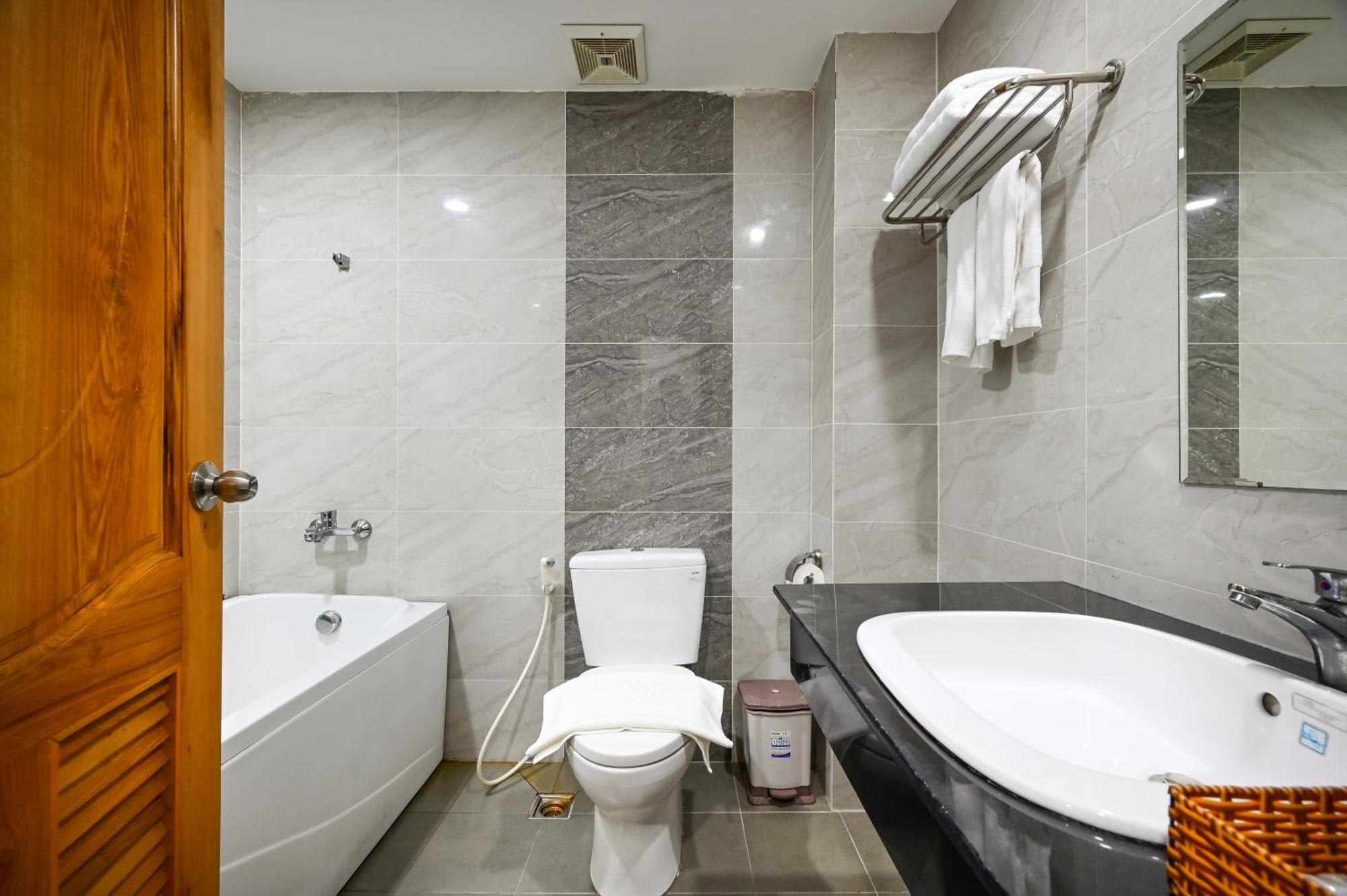 The Shilla Luxury I Phu My Hung Khách sạn 2*